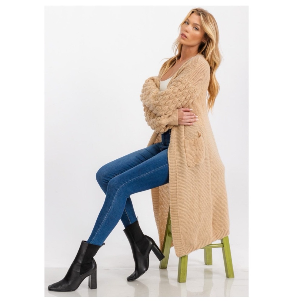 $25 start 195 1 LEFT ❤️ Detail sleeves long
CARDIGAN - Picture 2 of 4